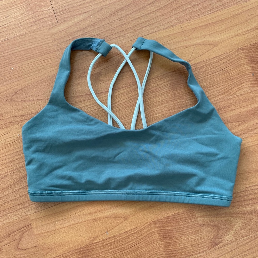 Lululemon sports bra size 6